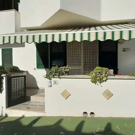 Il Faro Di Anna Apartment *
