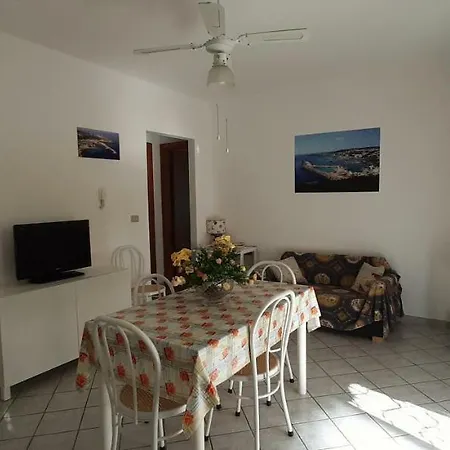 Il Faro Di Anna Apartment